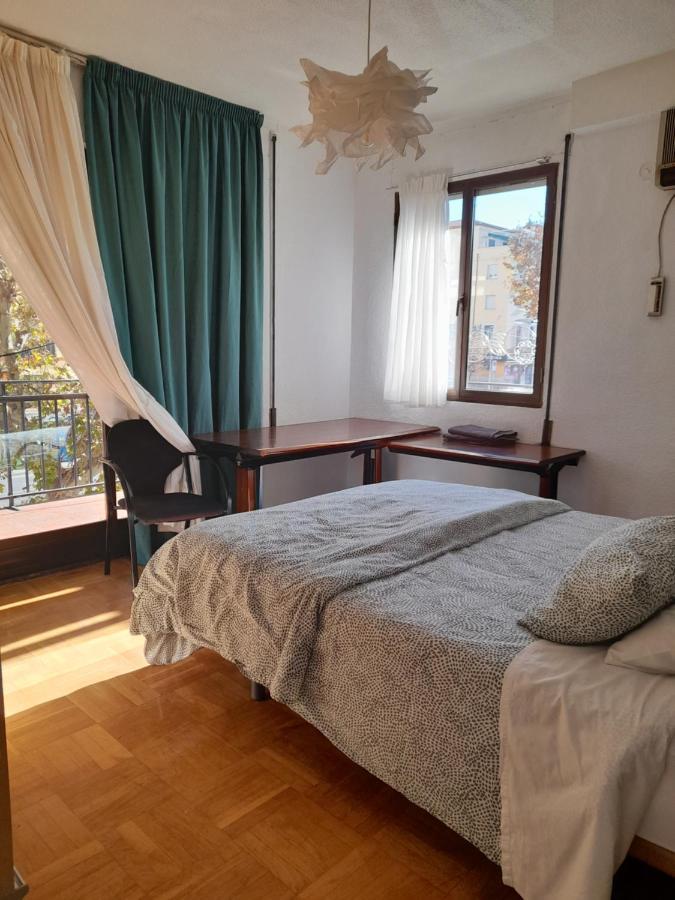No Fiestas, 5 Solo Familias, Parejas O Trabajo Parking Publico Gratis A 300m Appartement *