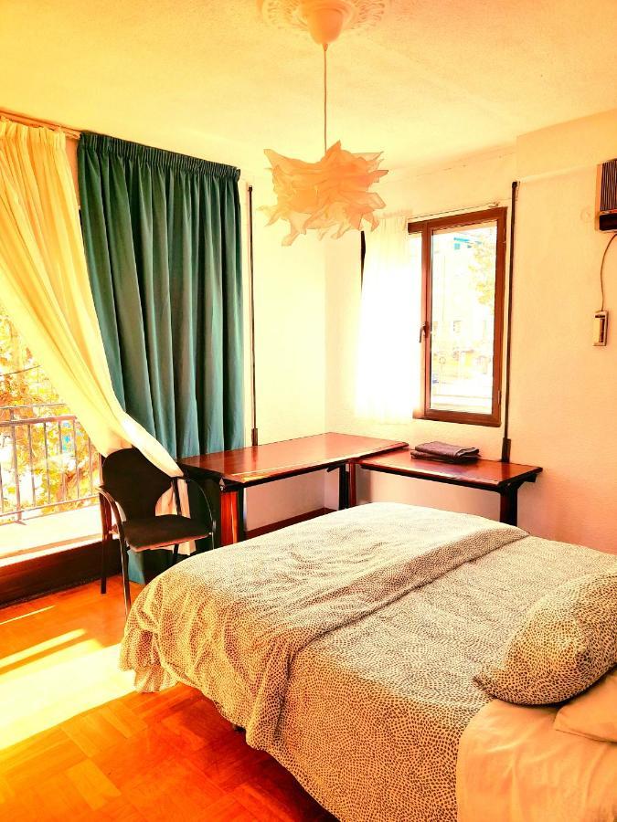 No Fiestas, 5 Solo Familias, Parejas O Trabajo Parking Publico Gratis A 300m Apartment *